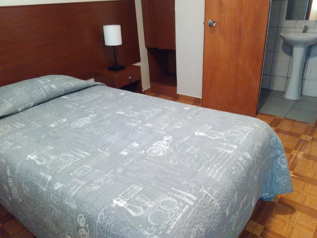 Hostal El Loa Calama Zewnętrze zdjęcie